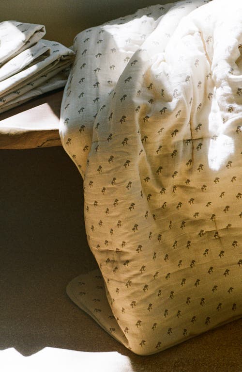 Oilo Organic Cotton Muslin Quilt & Sham Set In Mushrooms