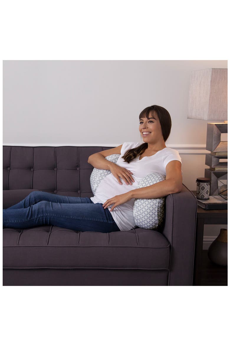 Side Sleeper Pregnancy Support Pillow, Alternate, color, WHITE/ GREY GEO