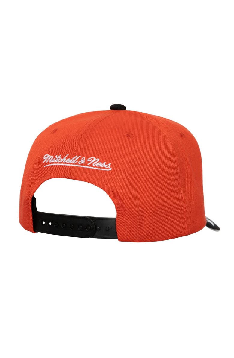 Mitchell & Ness Men's Mitchell & Ness Orange/Black Philadelphia Flyers Underarch Two-Tone Pro Crown Snapback Hat, Alternate, color, Orange