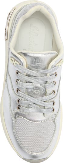Cosmo Low Top Sneaker