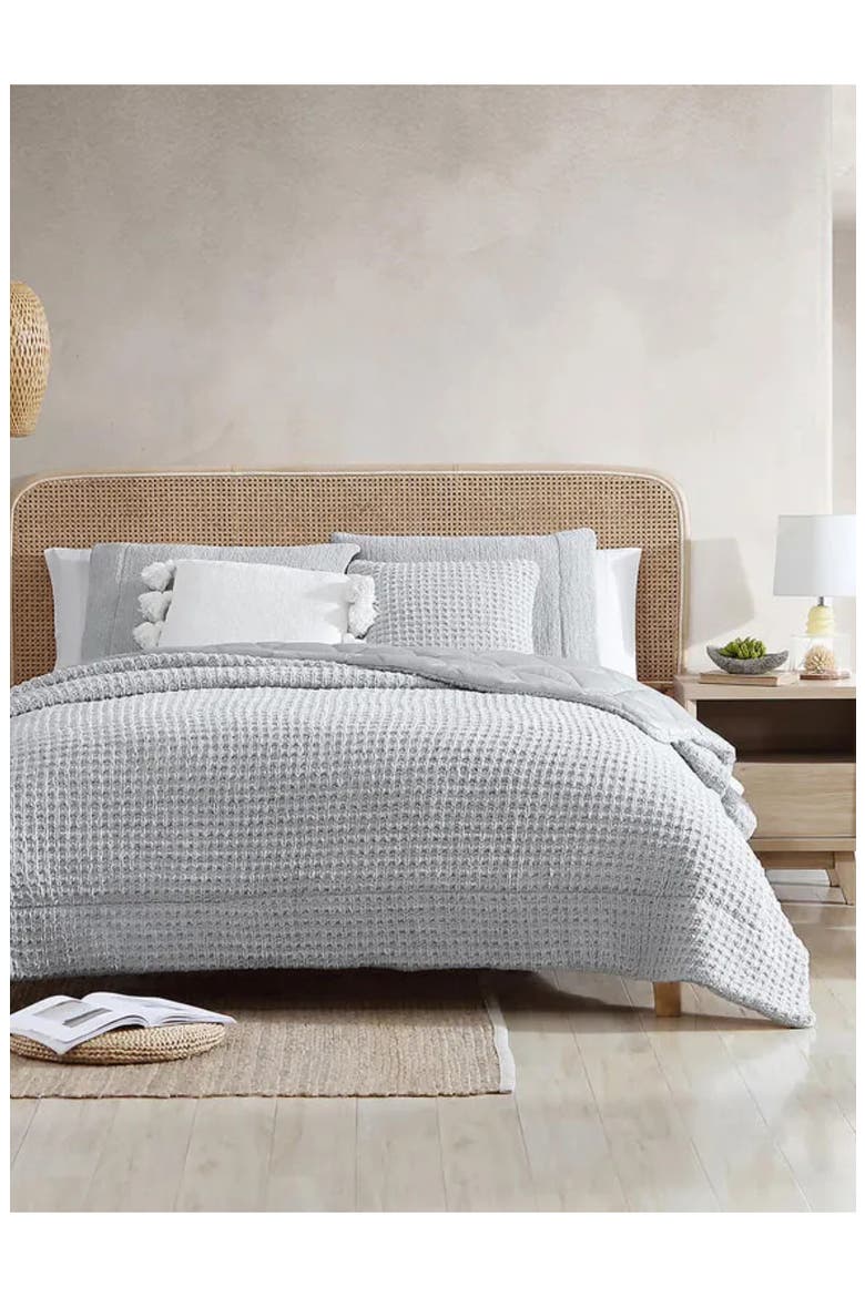 Snug Waffle Comforter, Alternate, color, CLOUD GREY