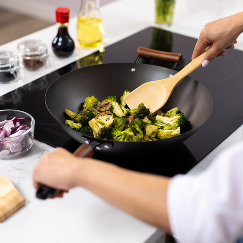 Joyce Chen Carbon Steel Preseasoned Wok, 14-inch In Black