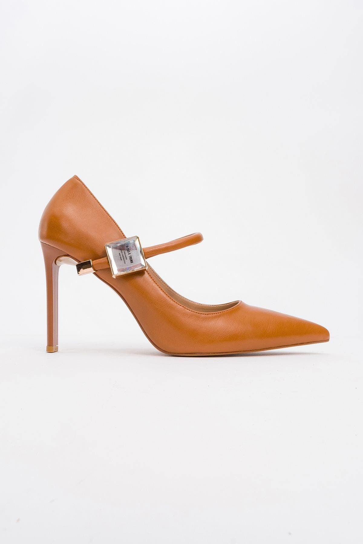 Prologue Shoes Pattaya Embellished Stiletto Pump, Alternate, color, 