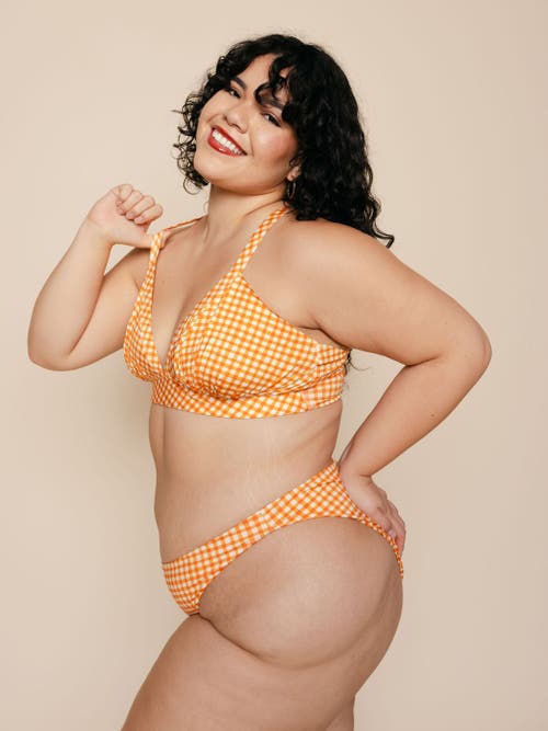 KITTY AND VIBE KITTY AND VIBE HIGH LEG MID RISE BIKINI BOTTOMS WITH MEDIUM COVERAGE