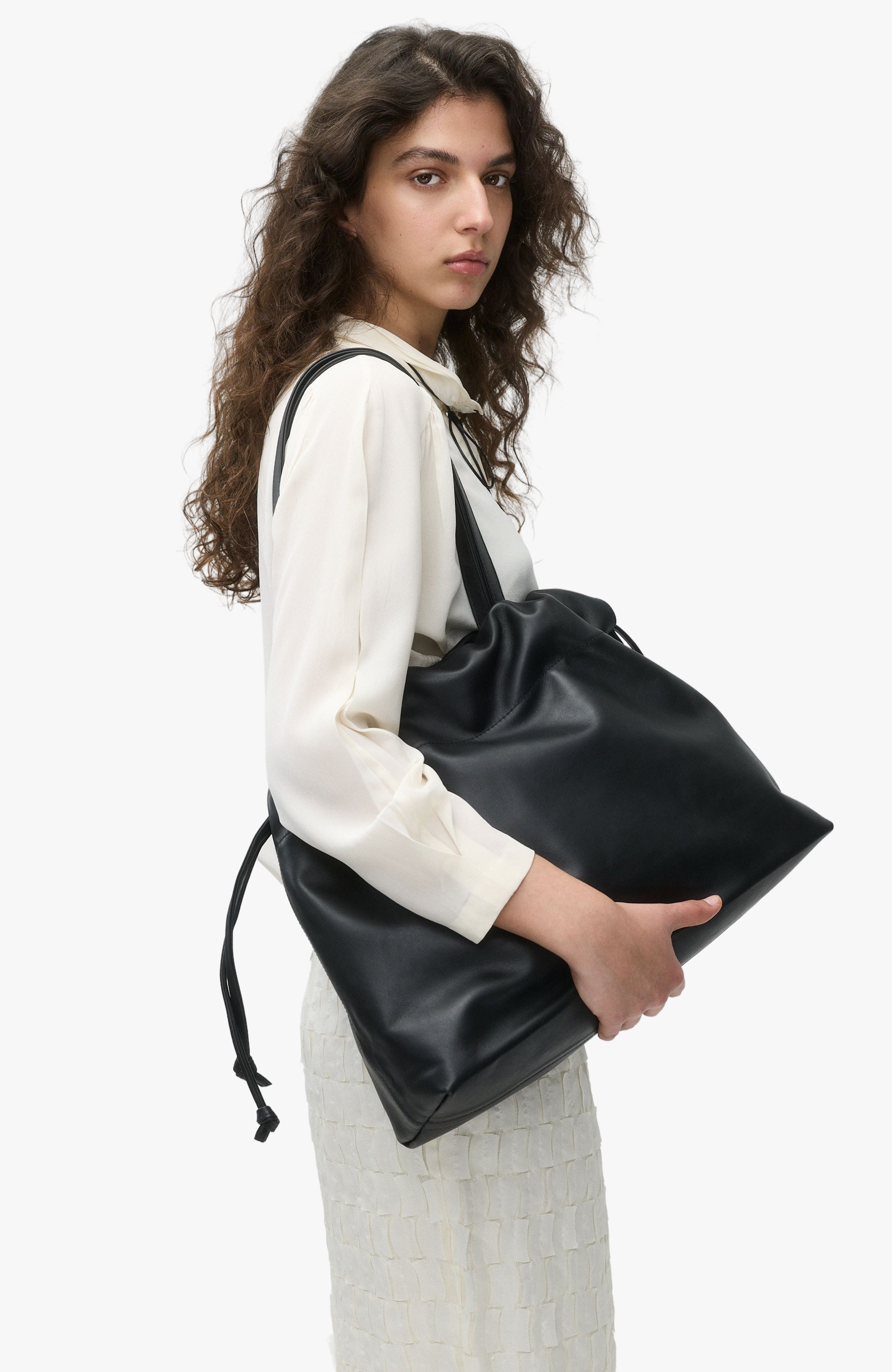 Asisi Large Leather Carryall Tote, Alternate, color, Black