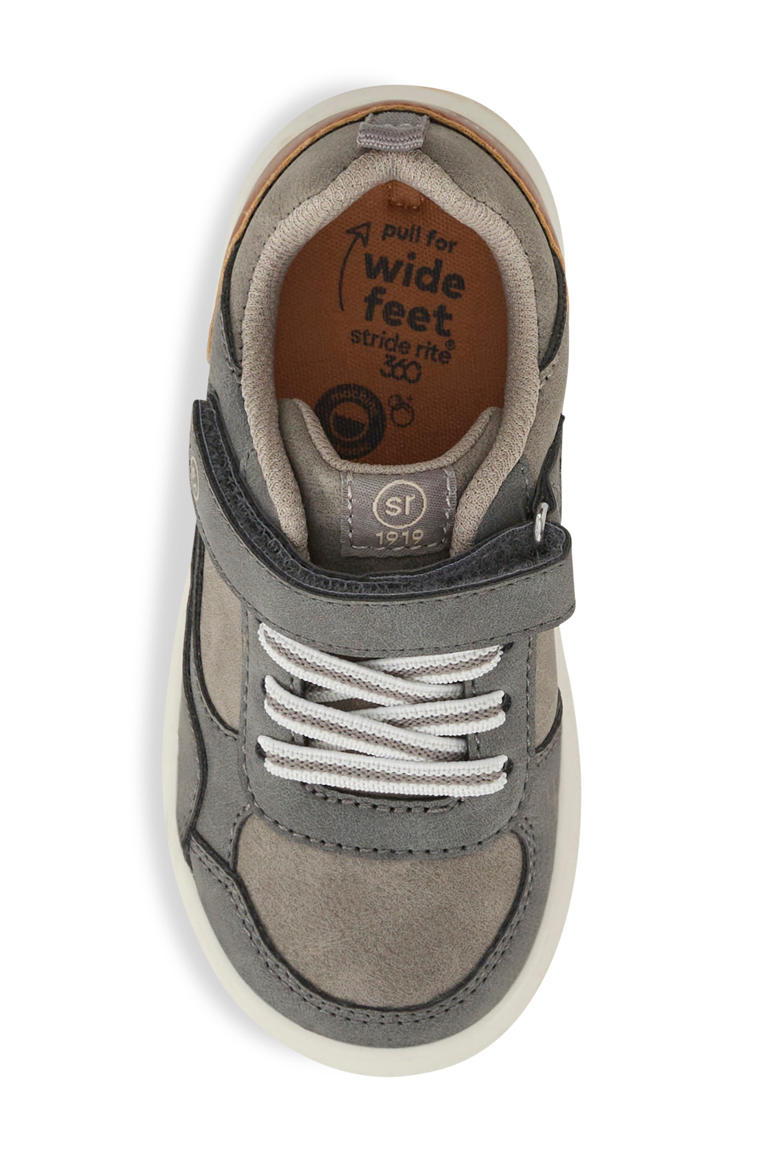 Stride Rite Kids' Nate Sneaker, Alternate, color, Grey