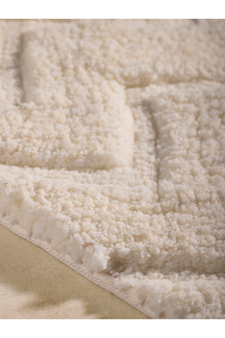 Vantaa Bath Mat 24"X36", Alternate, color, Ivory