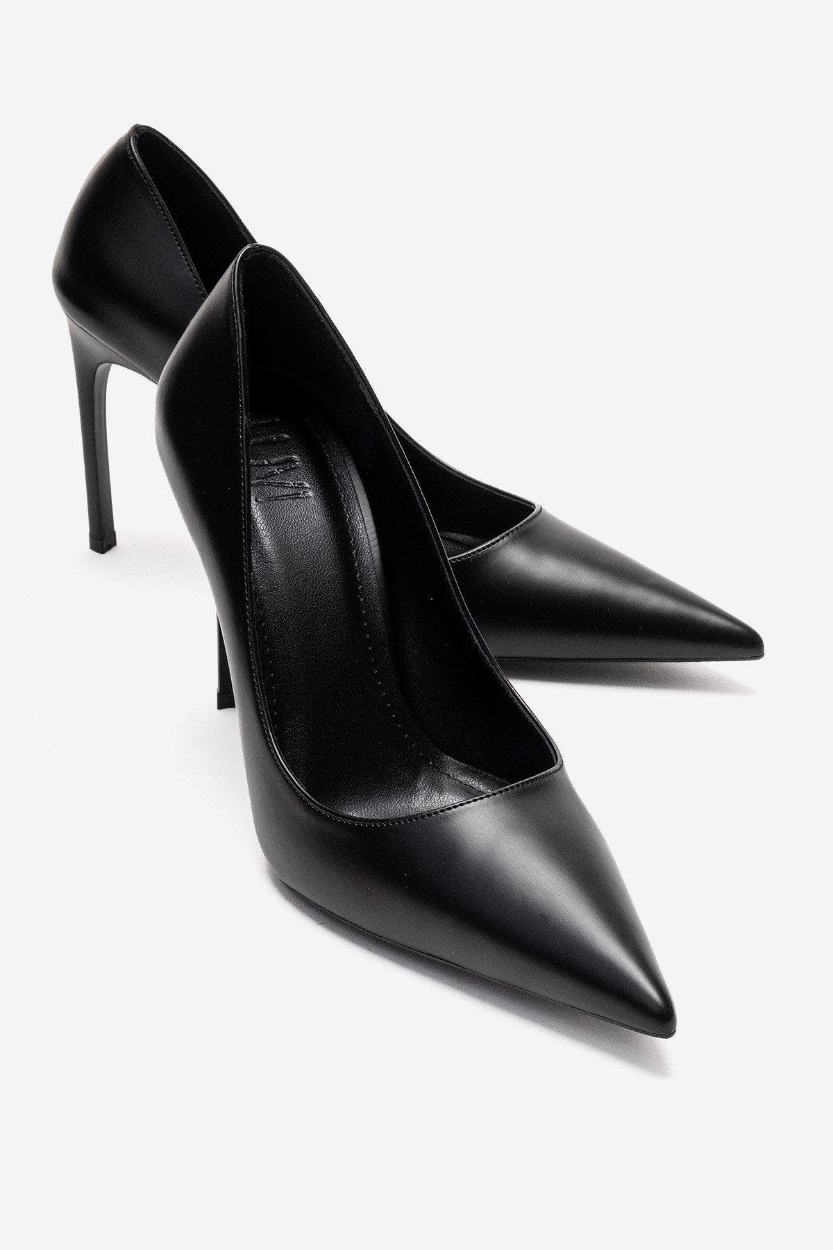 Prologue Shoes Velorien Stiletto Pump, Main, color, Black