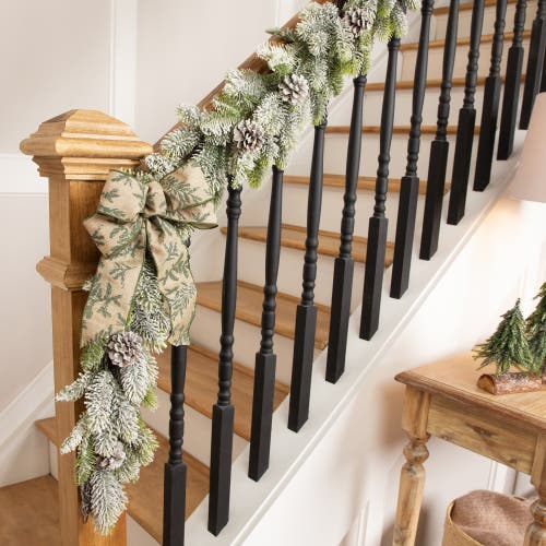 Northlight Flocked Pine And Pinecones Artificial Christmas Garland In Green