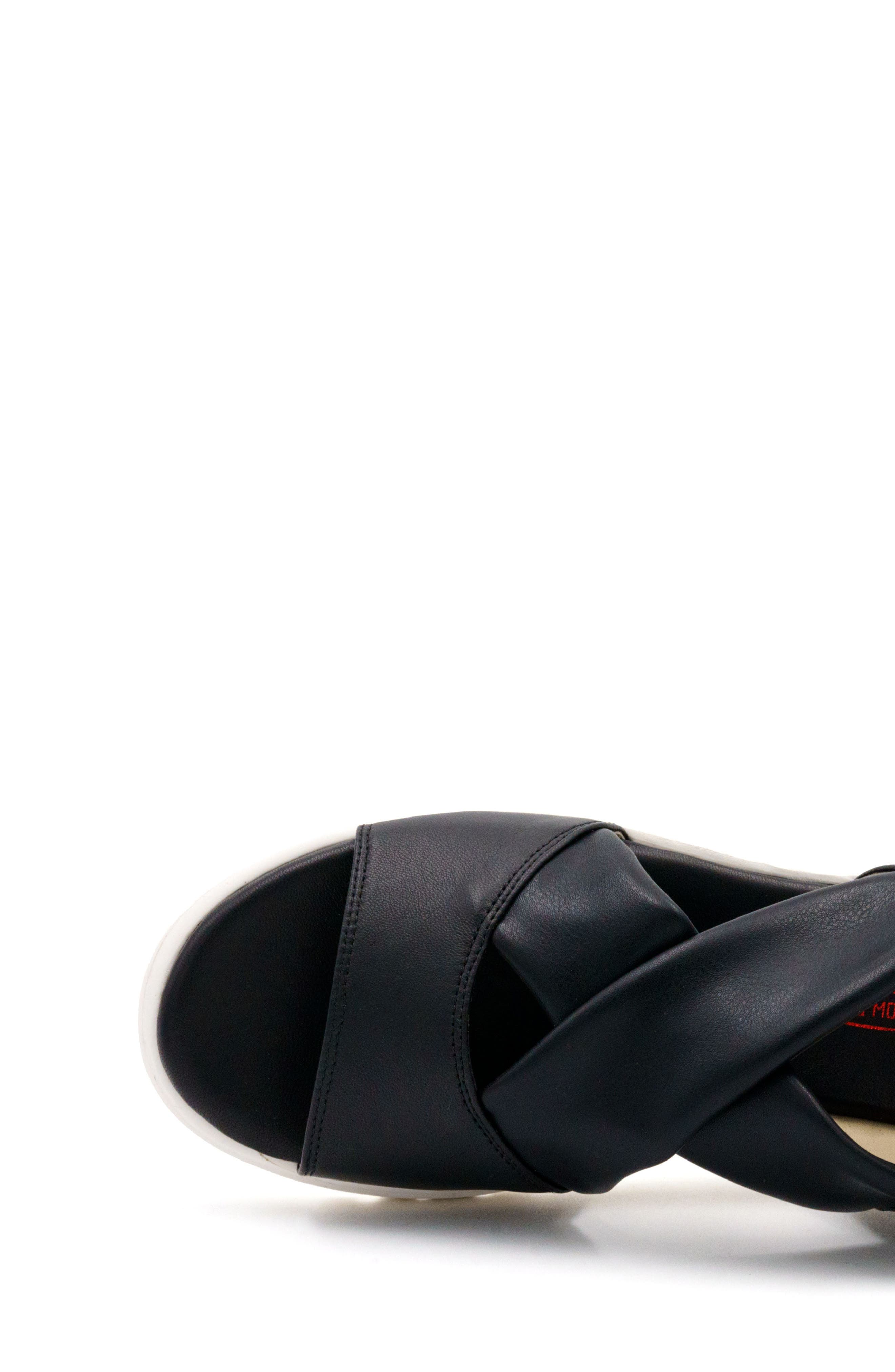Amalfi by Rangoni Baletto Sandal, Alternate, color, Black Parmasoft