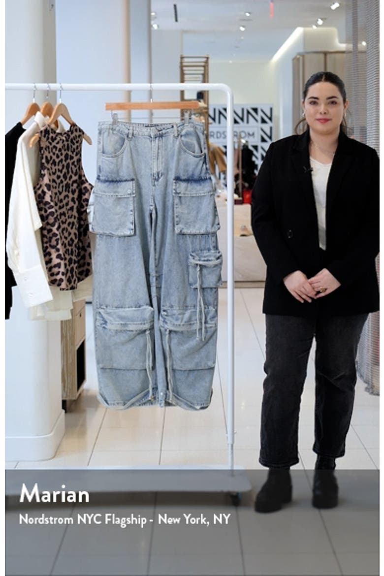 Duo Cargo Jeans video
