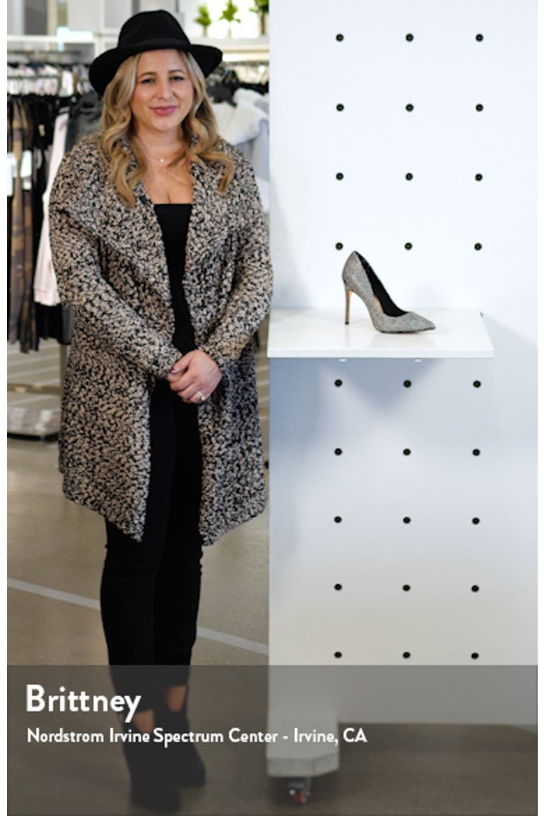Izibelos Pointed Toe Pump video