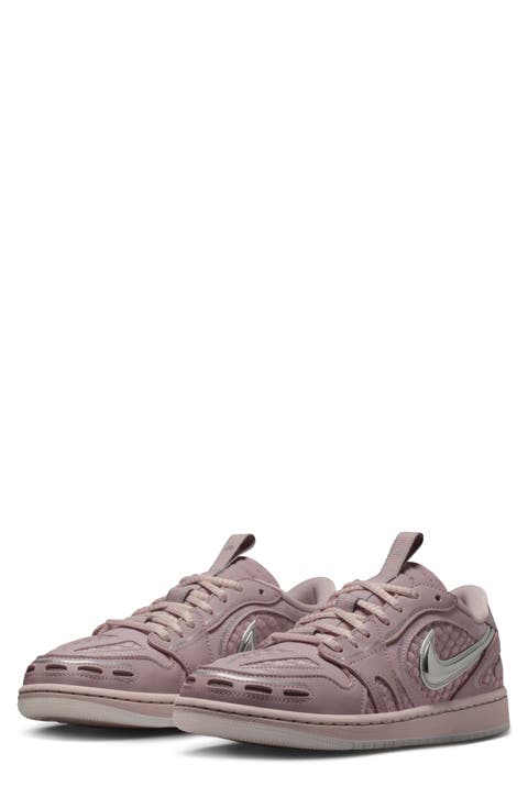 Air Jordan 1 Low Method of Make Sneaker (Women)