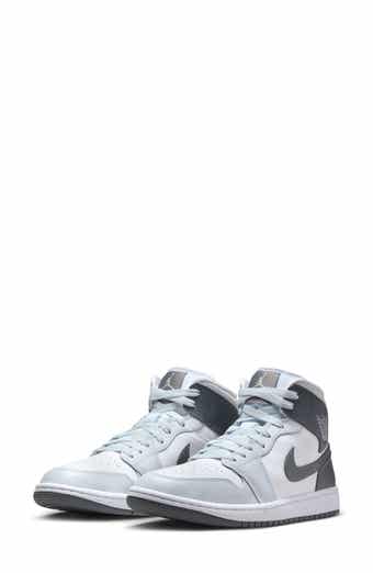 Jordan Air Jordan 1 Mid Sneaker
