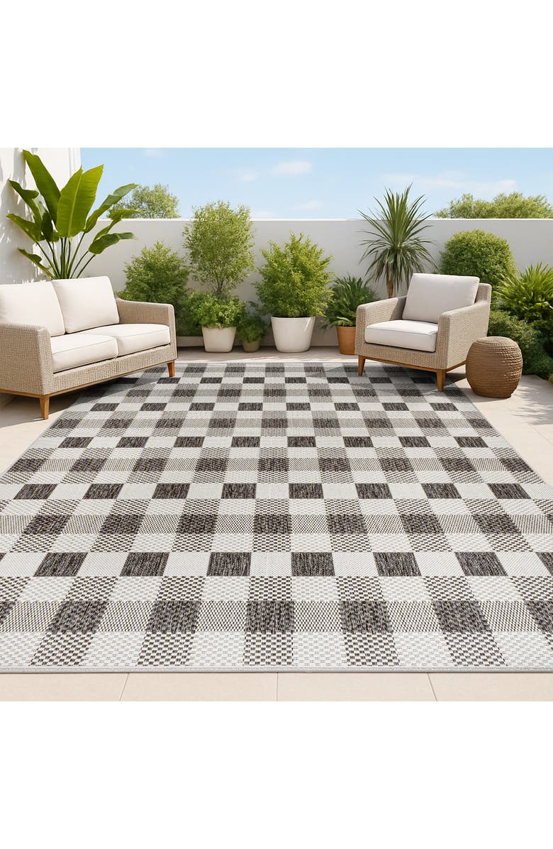 JONATHAN Y Darcy Traditional Geometric Bold Gingham Indoor/Outdoor Area Rug, Alternate, color, Black/Cream