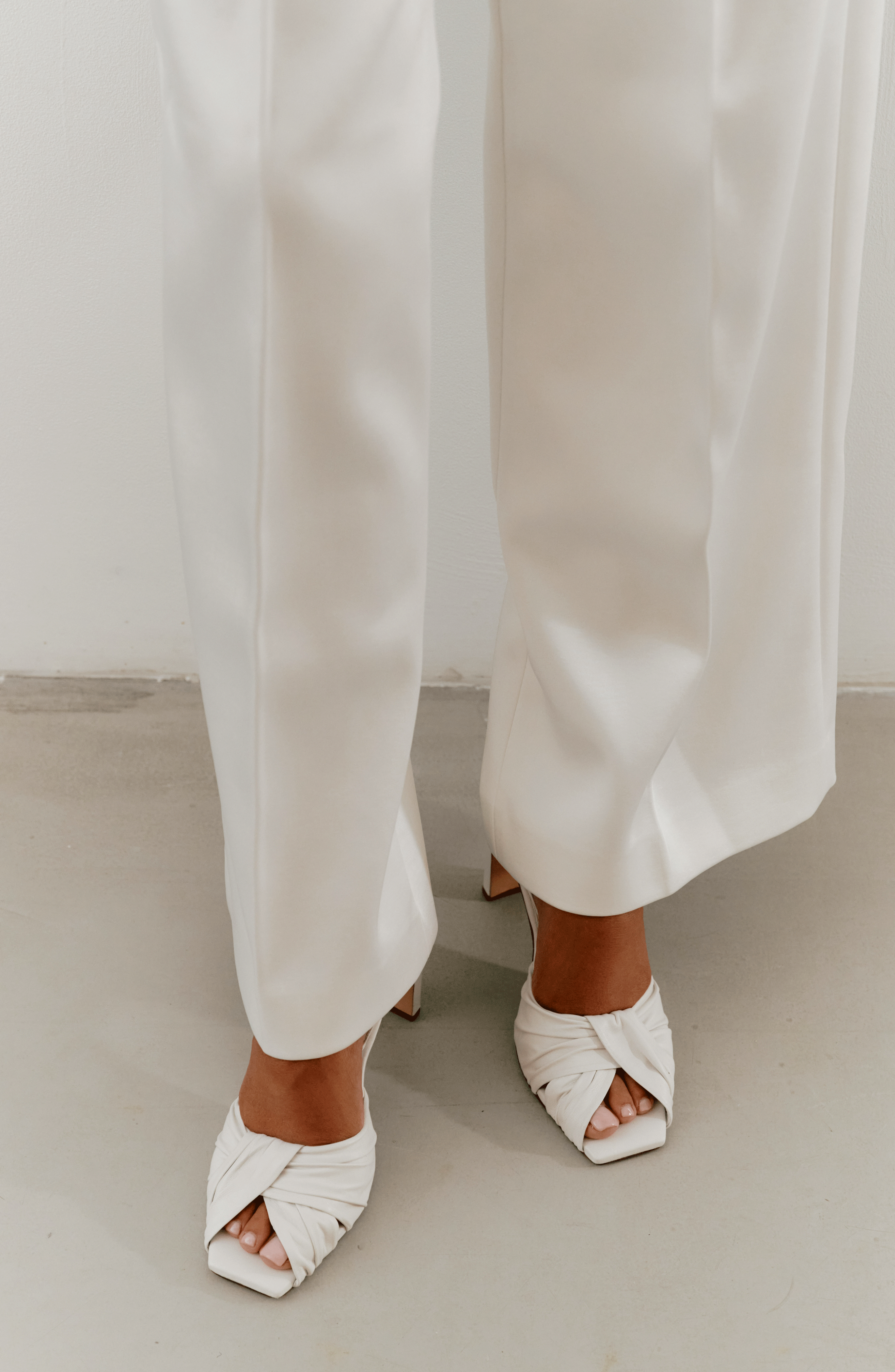 Riley Pump, Alternate, color, White