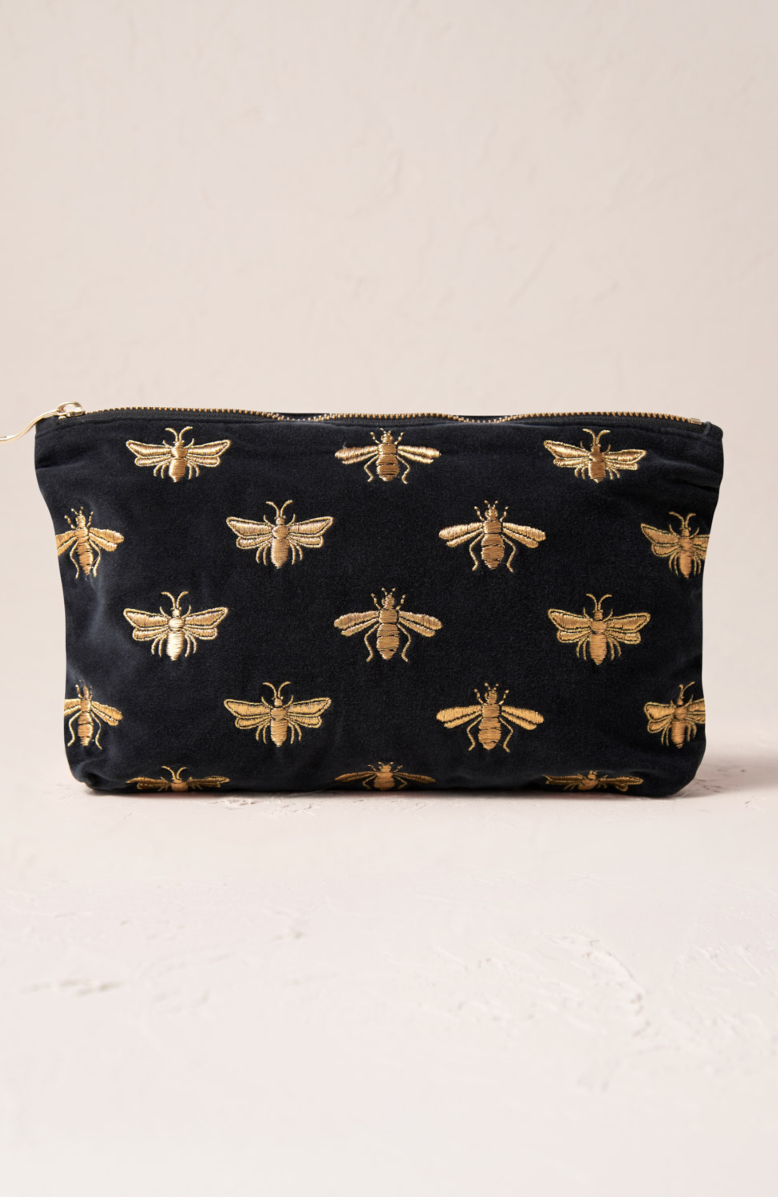 Elizabeth Scarlett Honey Bee Velvet Everyday Pouch, Main, color, Charcoal