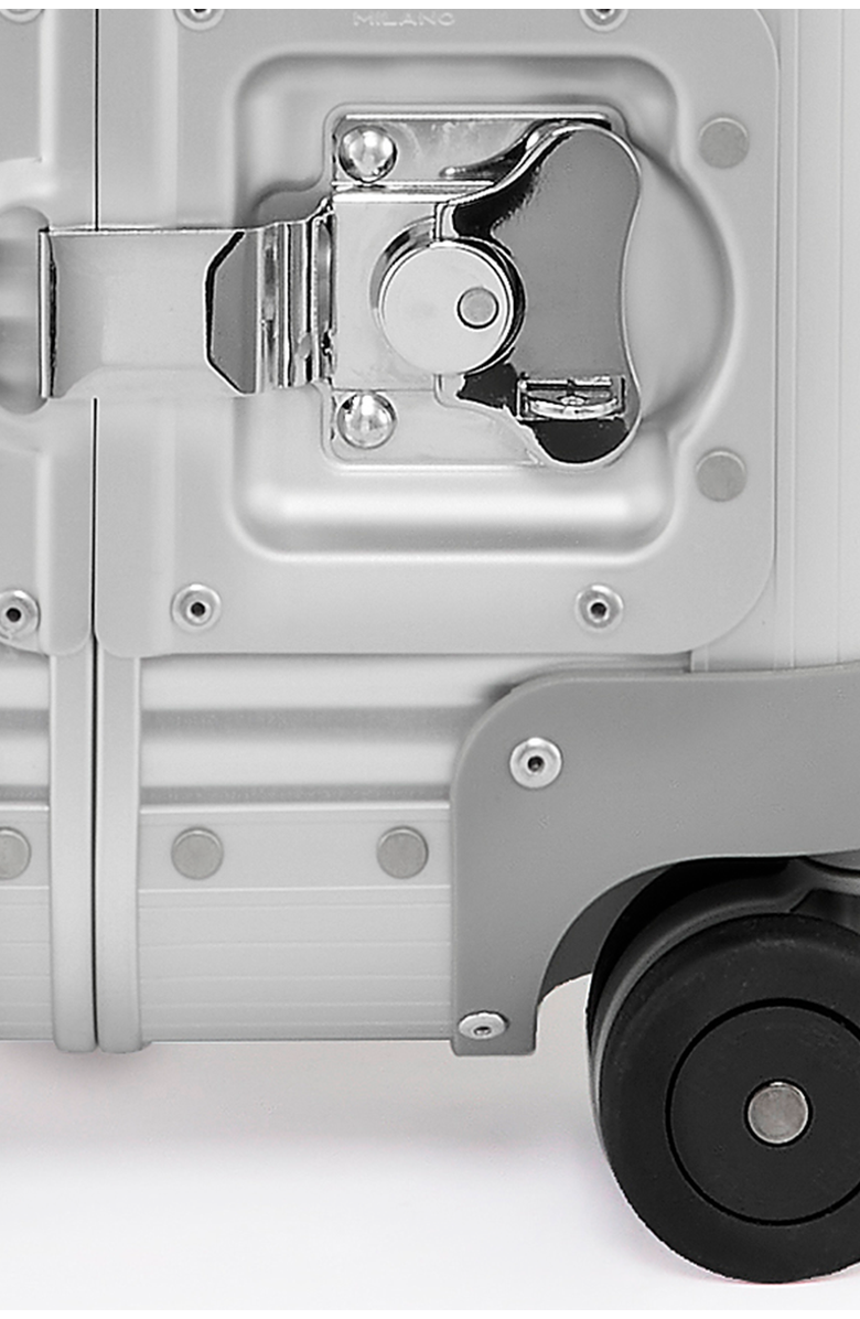 FPM - Fabbrica Pelletterie Milano - US Bank Spinner 53 Suitcase, Alternate, color, Moonlight Silver