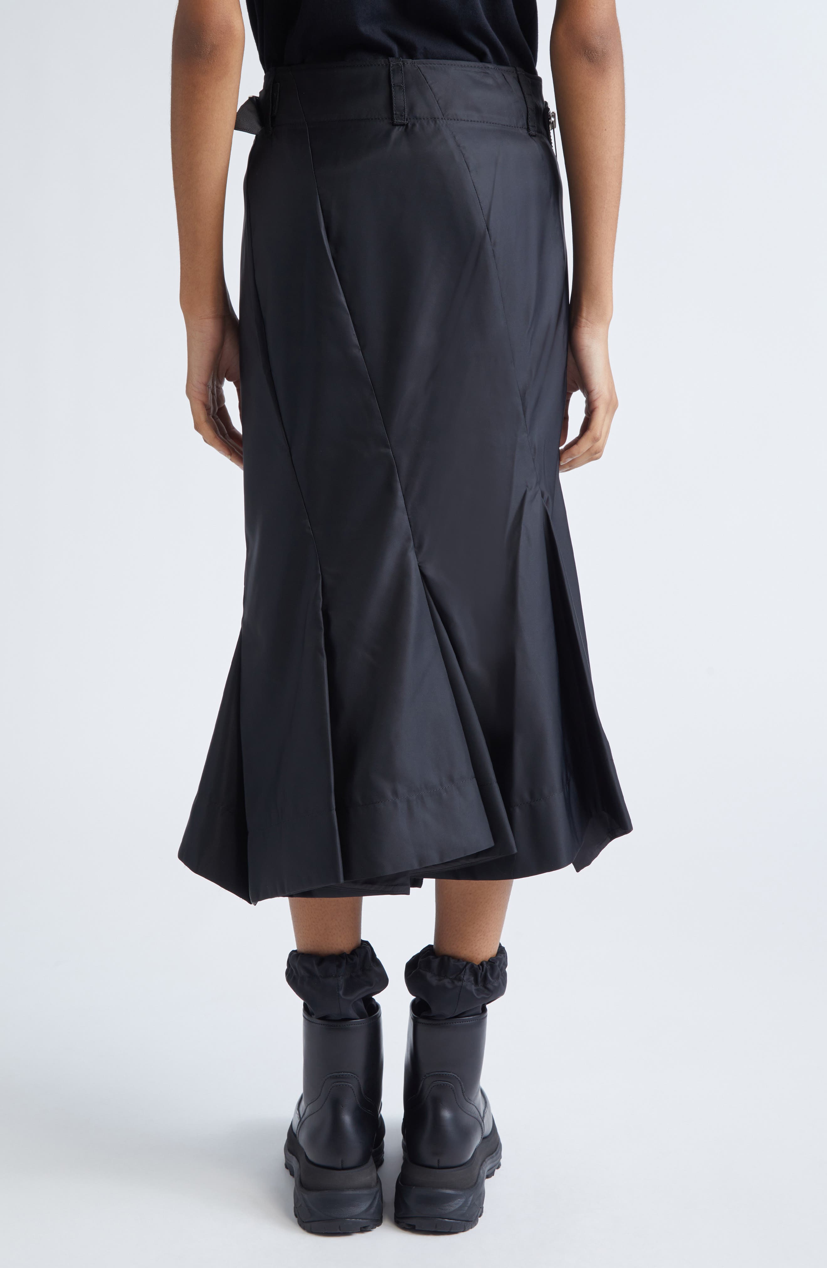 美品　sacai　Nyron Twill Skirt ナイロンツイルスカート 美品 sacai Nyron Twill Skirt ナイロンツイルスカート sacai(サカイ