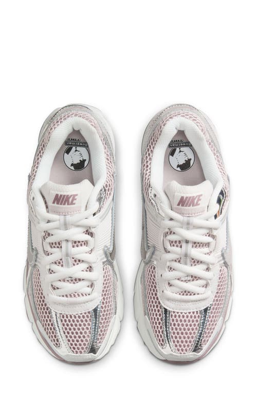 Nike Zoom Vomero 5 Sneaker In Vast Grey/silver