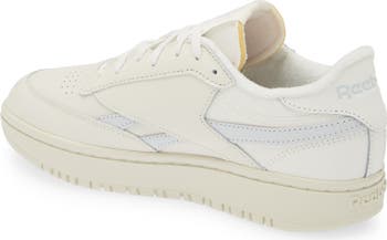 550 Basketball Sneaker