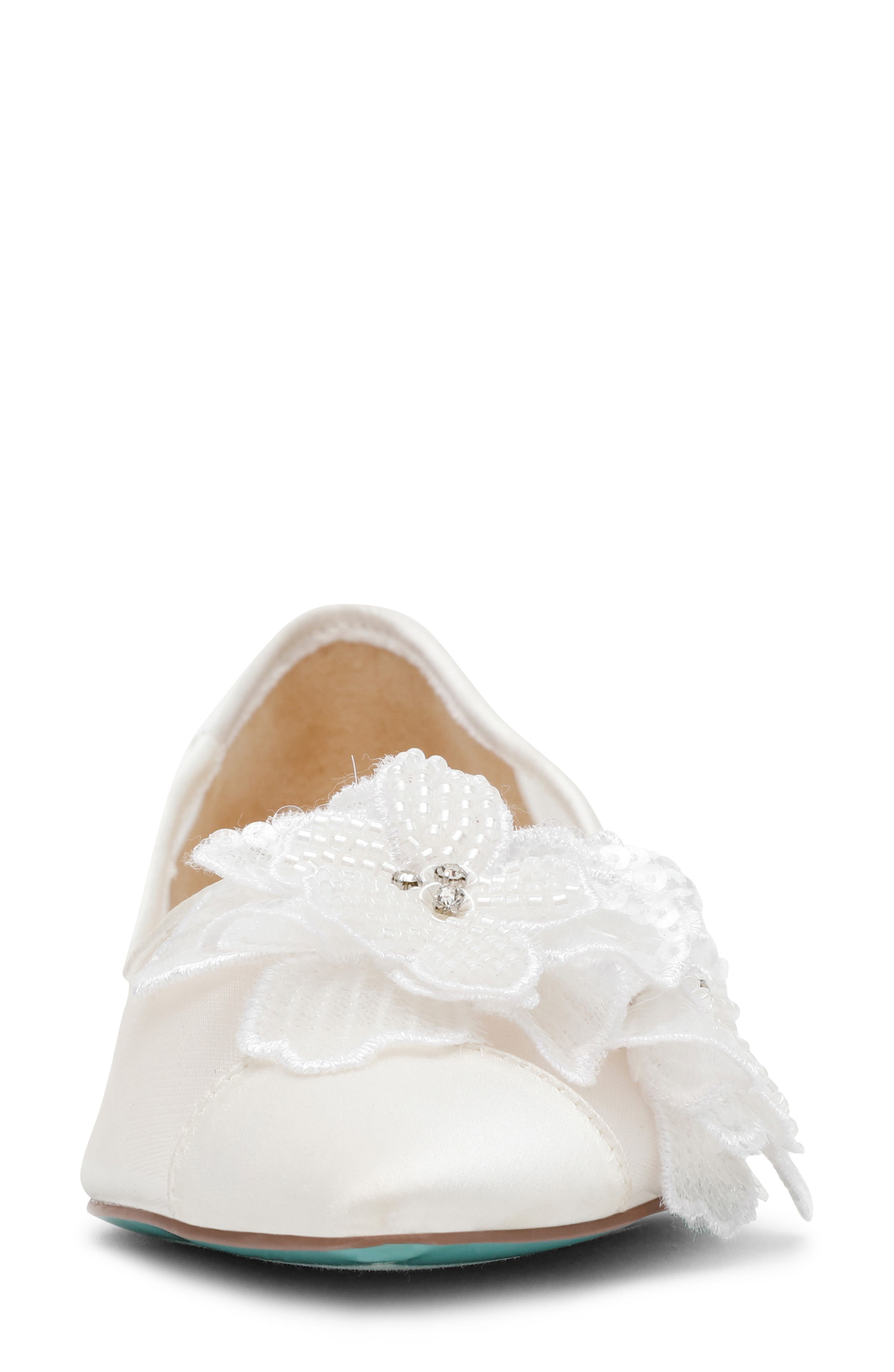 Betsey Johnson Gray Pointed Toe Flat, Alternate, color, 