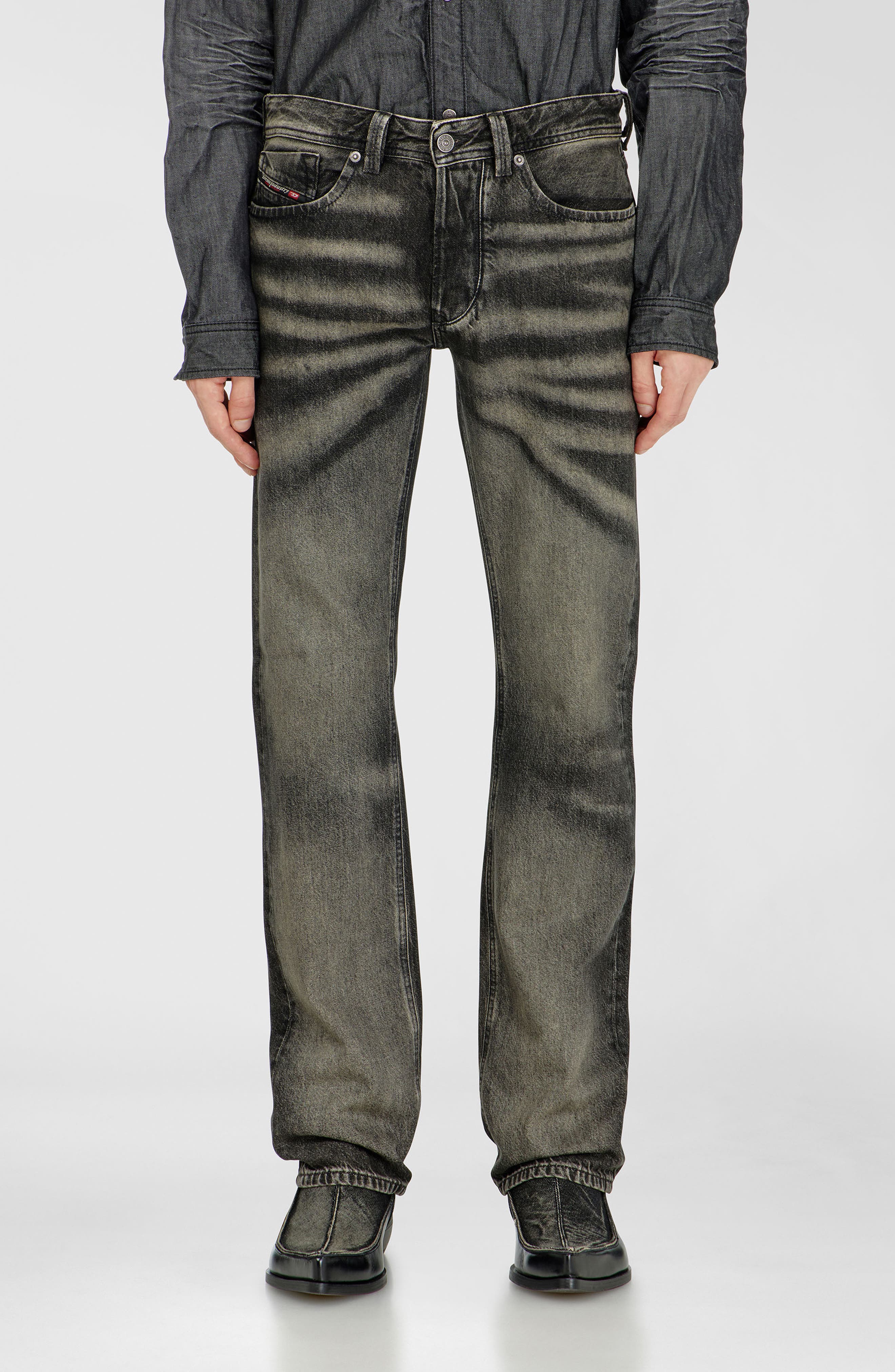 selected BLACK/DENI