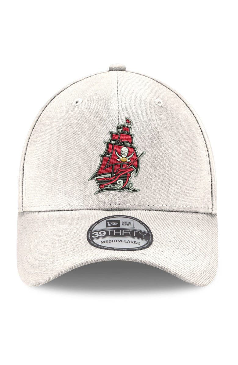 New Era Men's New Era White Tampa Bay Buccaneers Alternate Logo Iced II 39THIRTY Flex Hat, Alternate, color, 