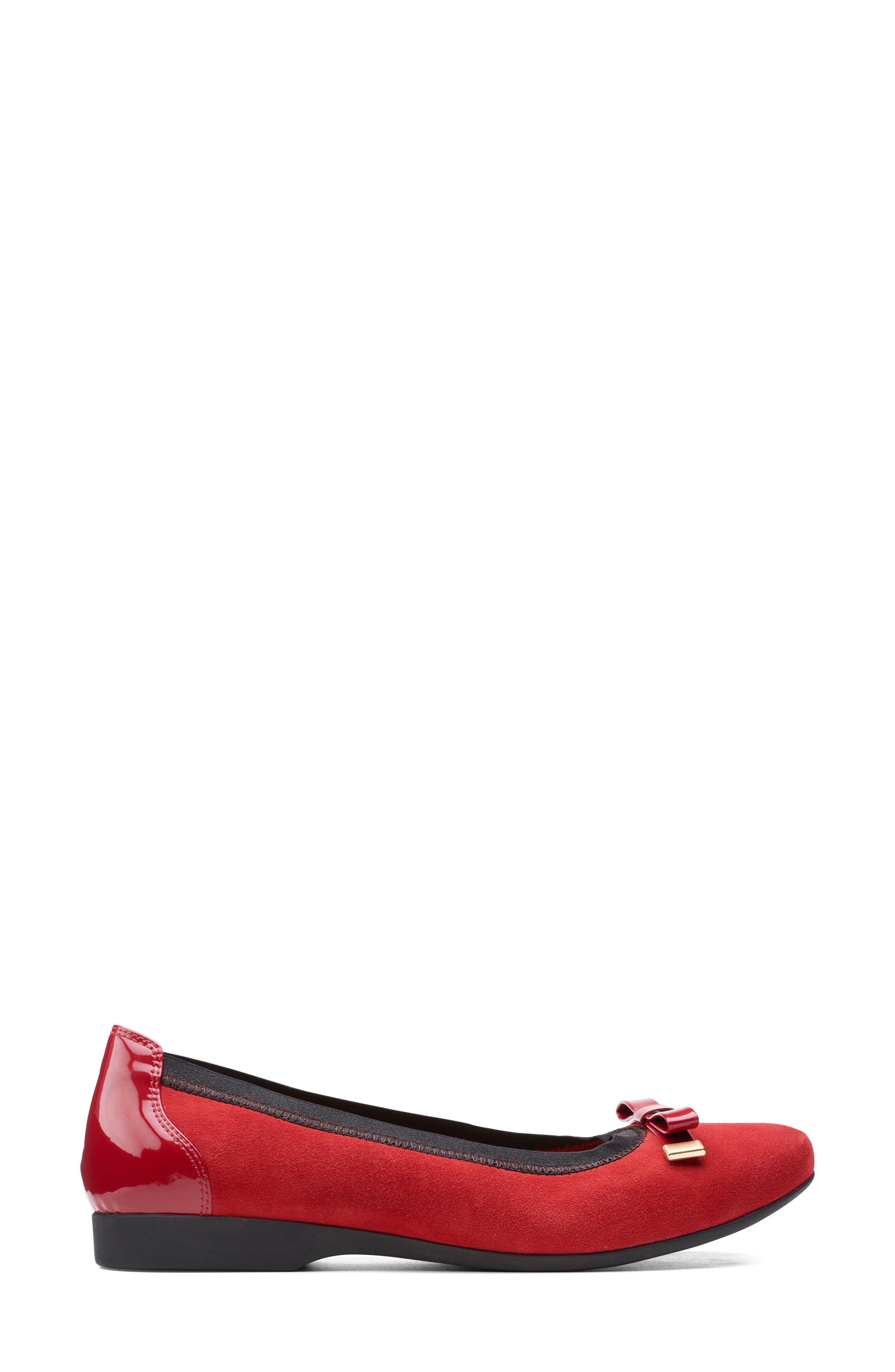 Un Darcey Bow Flat, Alternate, color, RED SUEDE