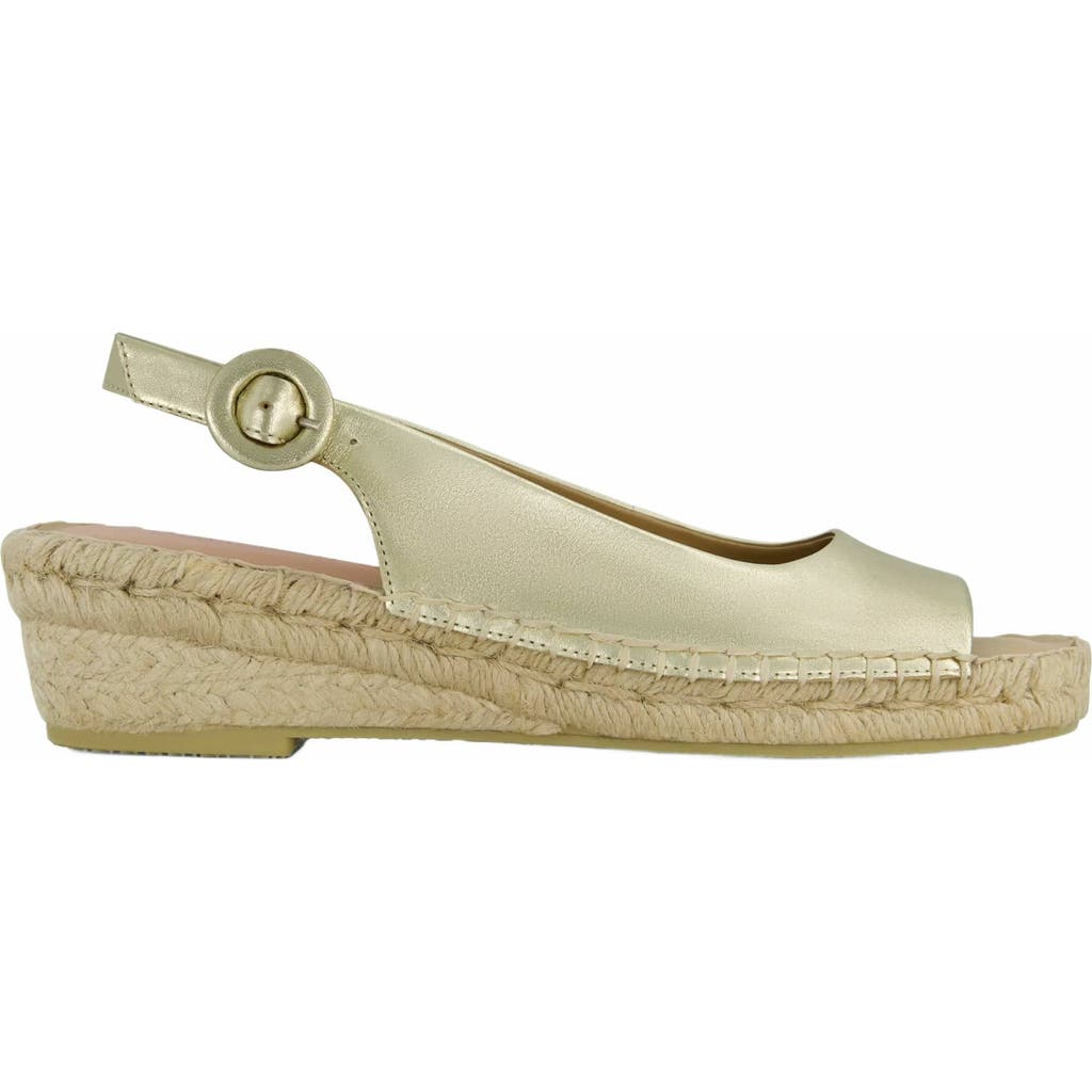 Bernardo Footwear Melila Espadrille Wedge In Champagne