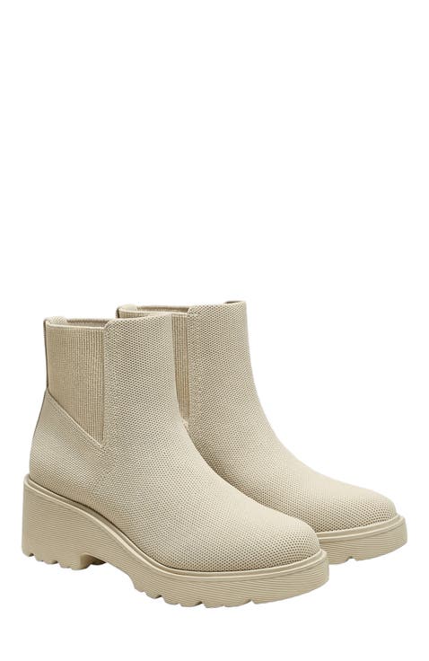 Everly Round-Toe Chunky Platform Travel Boots