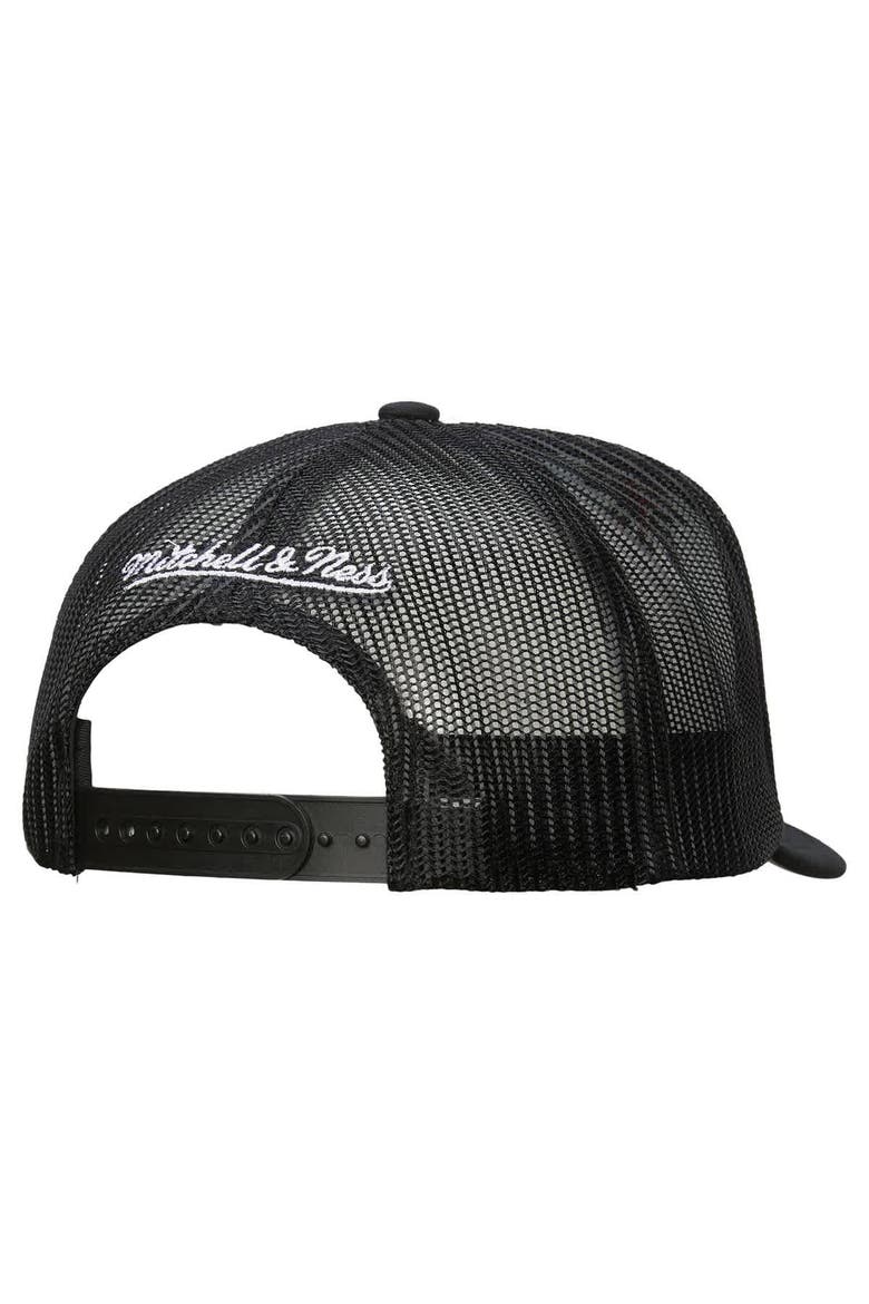 Men's Mitchell & Ness White/Black Philadelphia Flyers Gridlock Trucker Adjustable Hat, Alternate, color, White