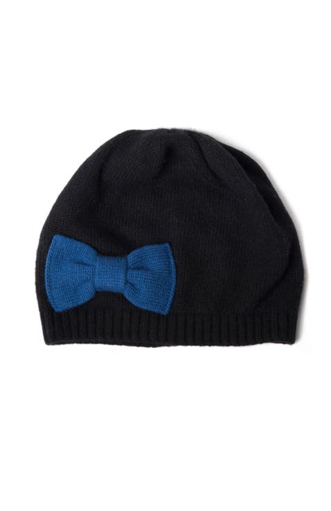 Beanie with bow