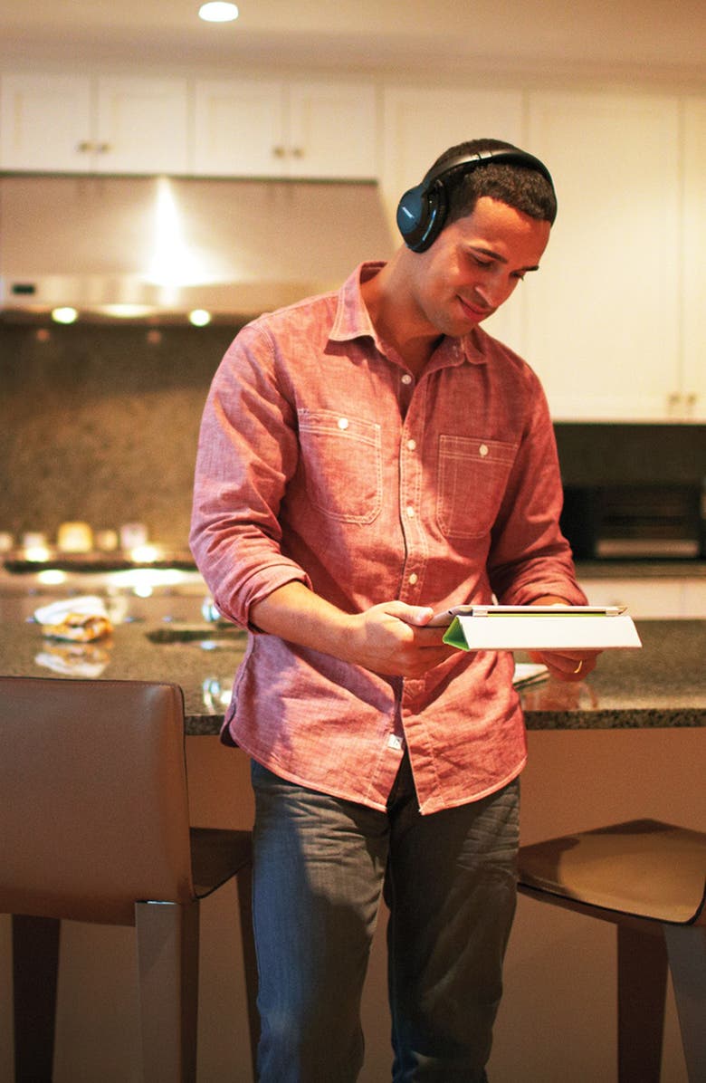 Bose<sup>®</sup> SoundLink<sup>®</sup> Around-Ear Wireless Audio Headphones, Alternate, color, 