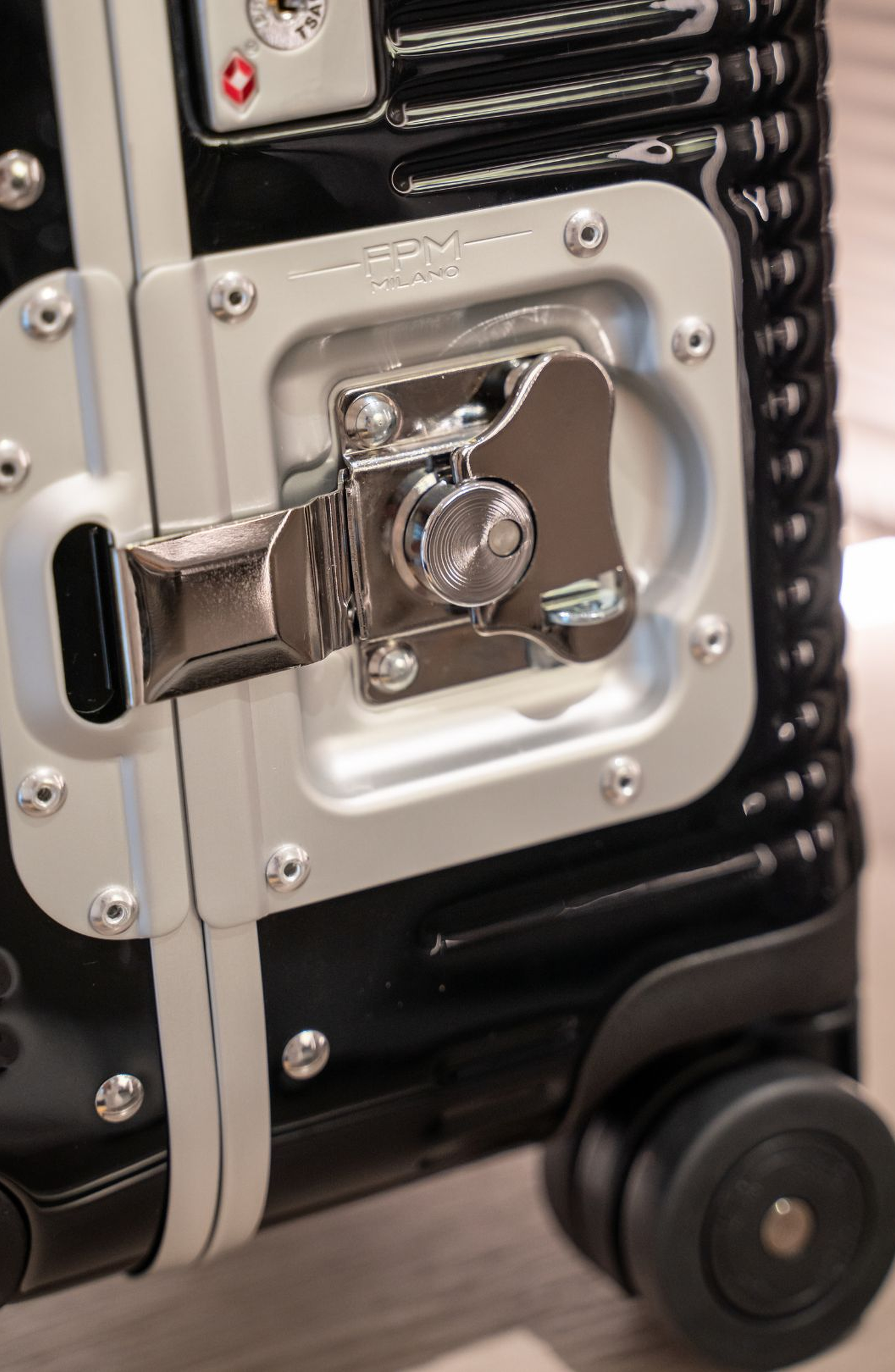 FPM - Fabbrica Pelletterie Milano - US Bank Light Spinner 53 Front Pocket Luggage, Alternate, color, Licorice Black