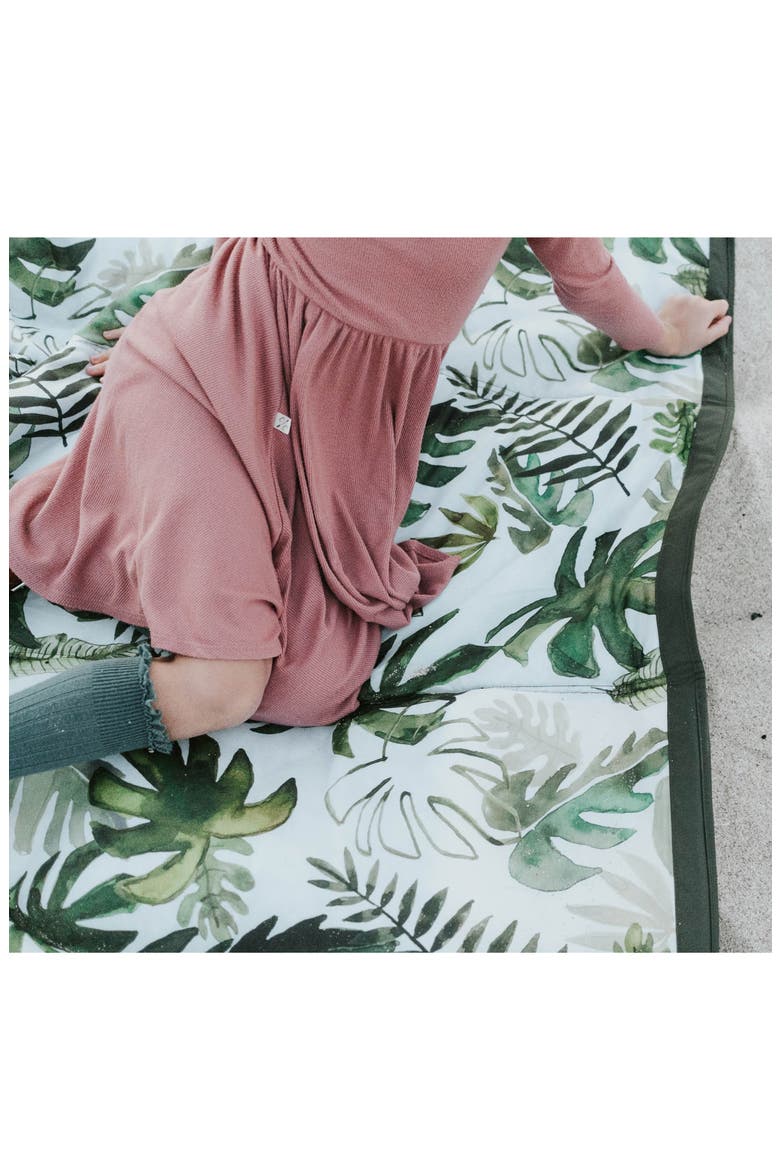 5 x 10 Outdoor Blanket, Alternate, color, TROPICAL LEAF