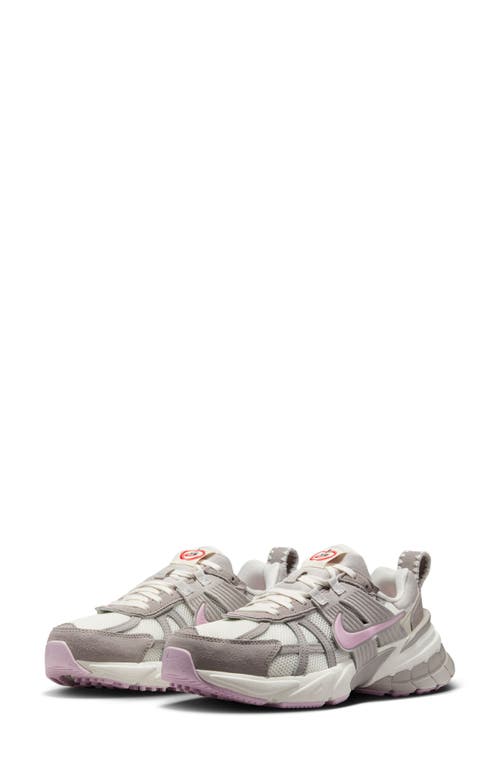 Nike V2k Run Sneaker