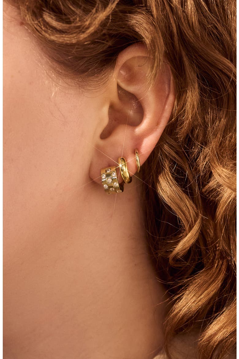 Eden Cubic Zirconia Huggie Hoop Earrings, Alternate, color, GOLD / CLEAR