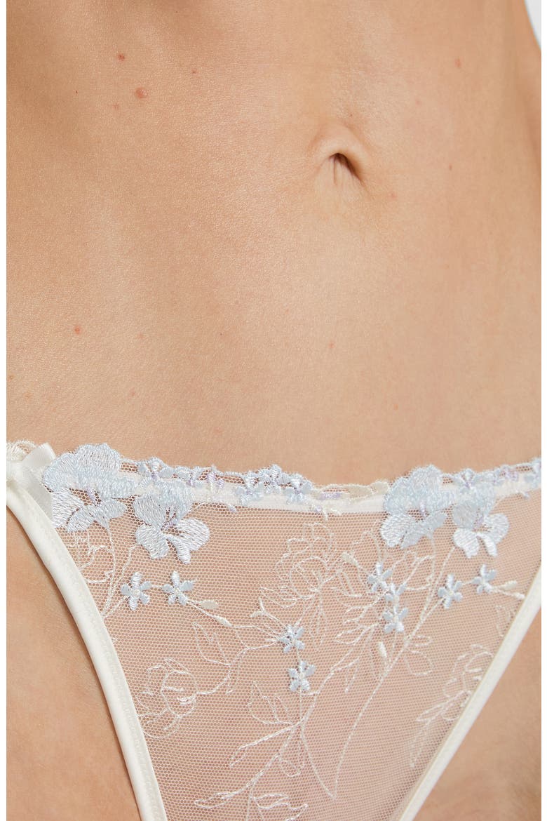 Peonie Lace Thong, Alternate, color, SNOW WHITE