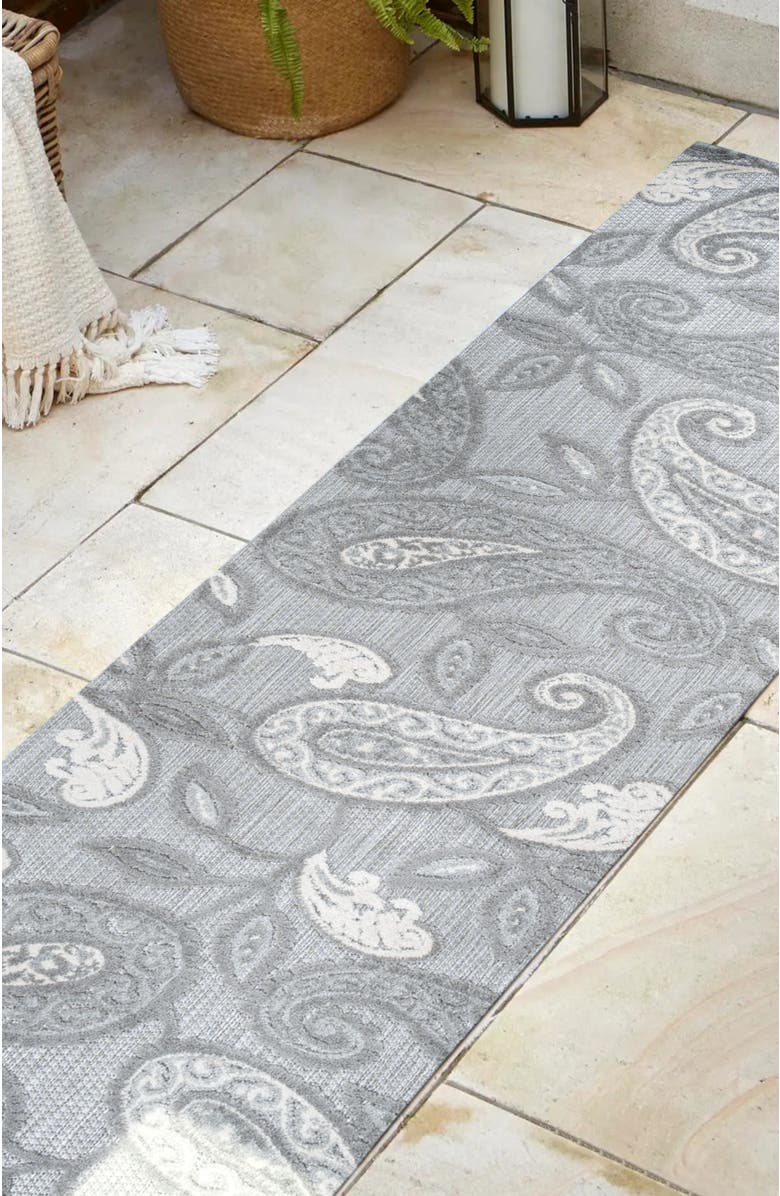 JONATHAN Y Julien Paisley High-Low Light Indoor/Outdoor Area Rug, Alternate, color, Light Gray/Ivory