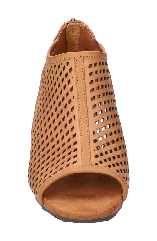 EASY STREET EASY STREET AMIRA LASER CUT PUMP