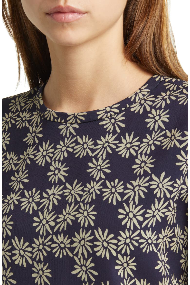 The Wander Floral Top, Alternate, color, NAVY SCATTERED DAISY