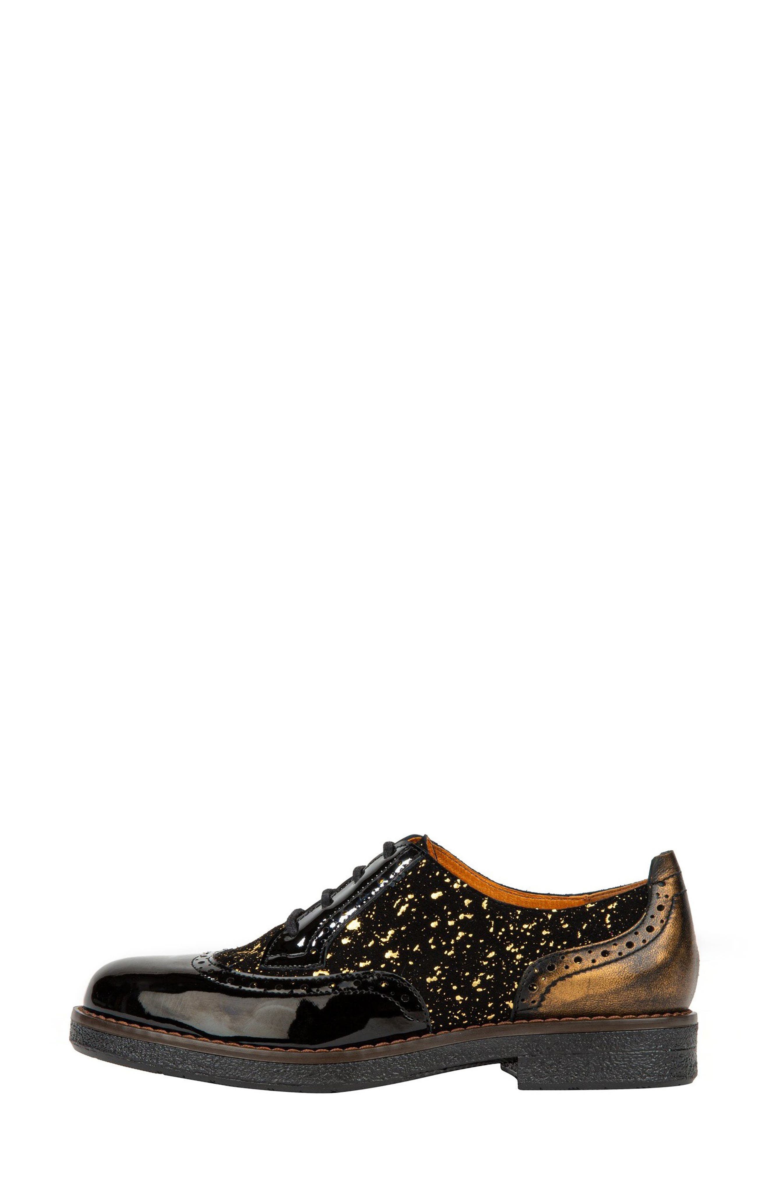 Lace-Up Water Resistant Brogue Oxfords, Alternate, color, BLACK