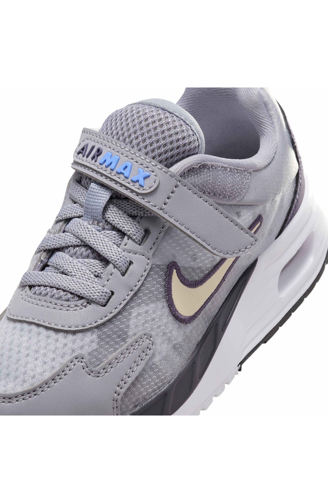 nike air max oketo trainers