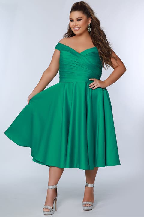 Off-The-Shoulder Pleated Plus Size Party Dress