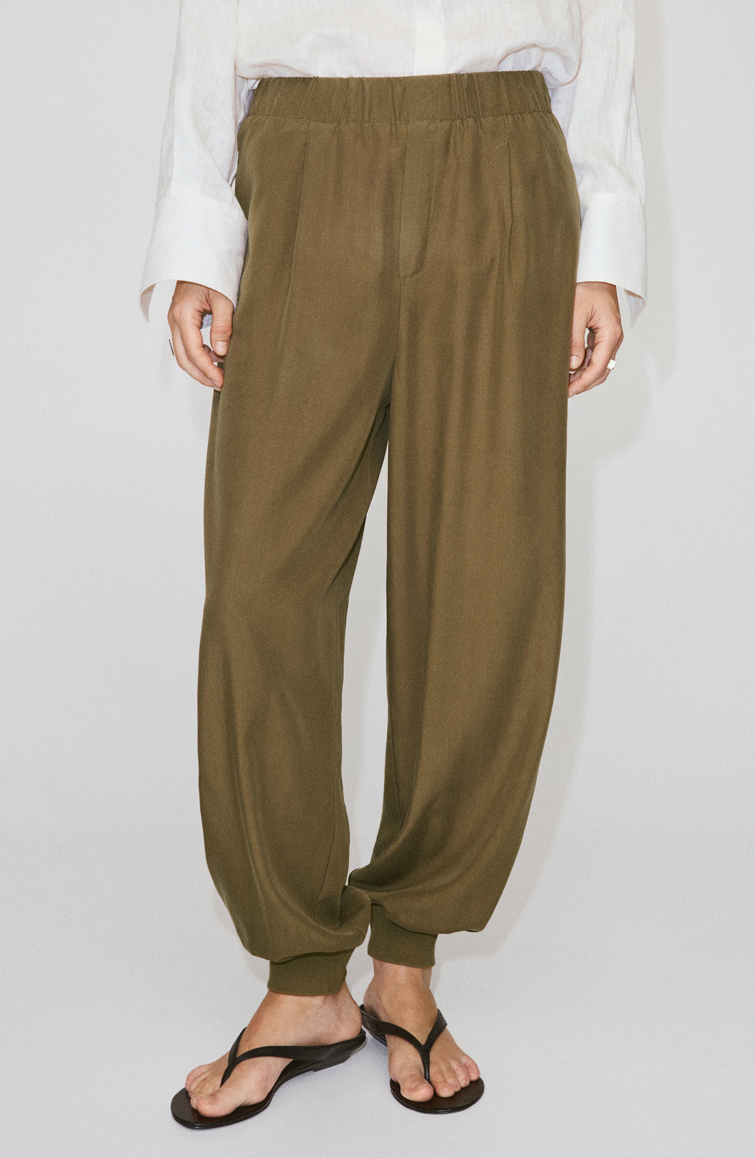 selected KHAKI GREEN