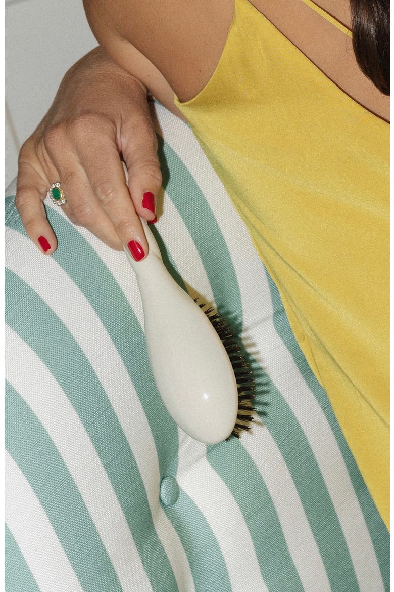 N.01 The Small Shine & Care Hairbrush, Alternate, color, CREAMY WHITE