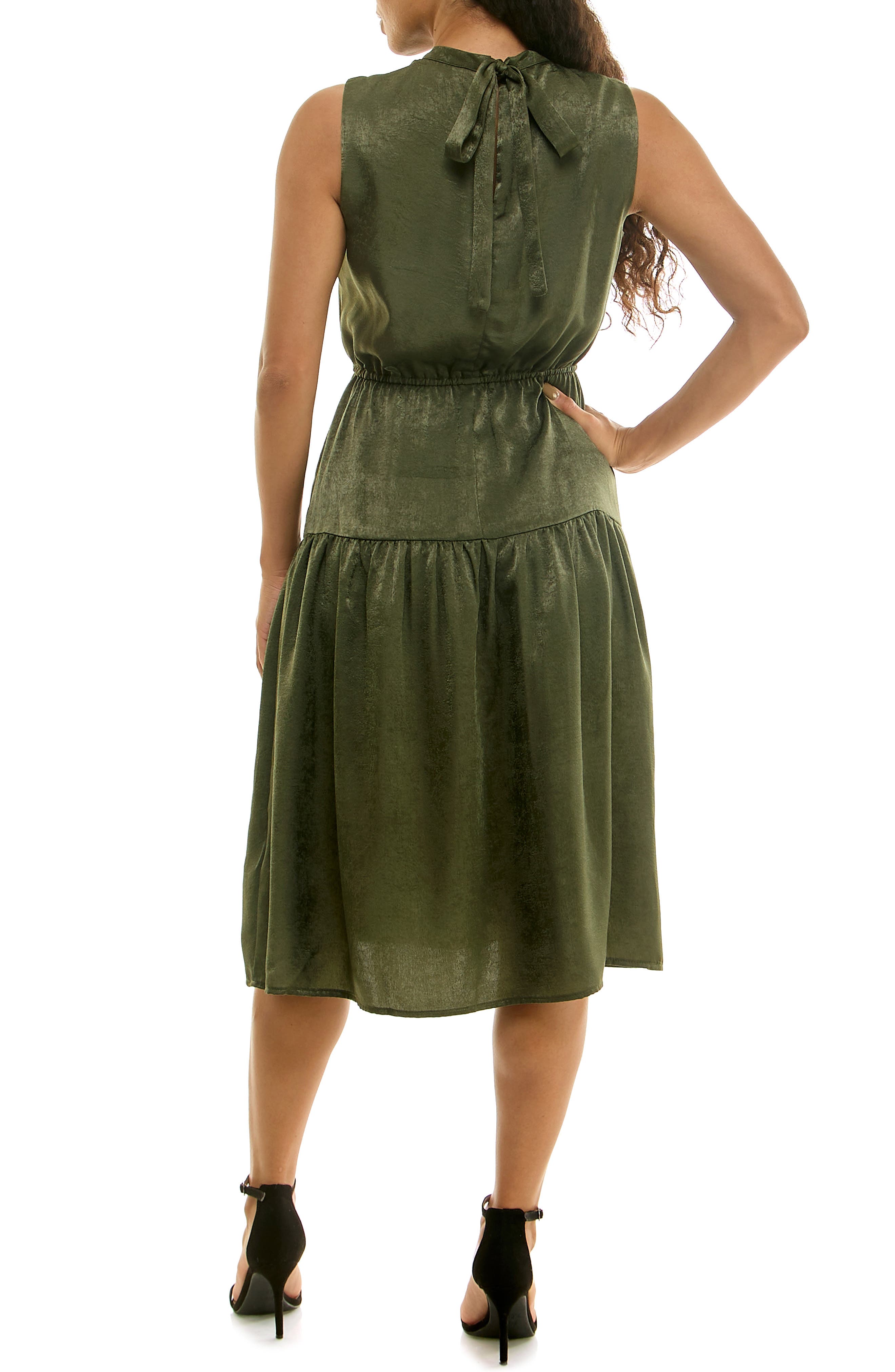 Sleeveless Back Bow Tiered Dress - image 4