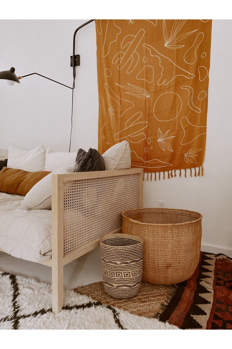 Praya Basket, Alternate, color, Black Motif