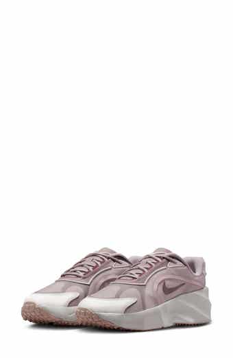Aura Edge Sneaker